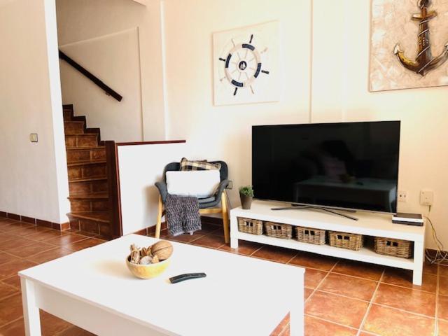 Apartamentos Vista Marina - El Medano Екстериор снимка